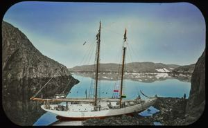 Image: Bowdoin Grounded Out at Port Burwell, Labrador